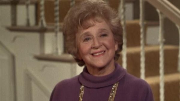 That Girl - There Sure Are a Bunch of Cards in St. Louis (Part 1)