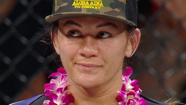 Bellator MMA Individual Fights - Ilima-Lei Macfarlane vs. Alejandra Lara From Bellator 201