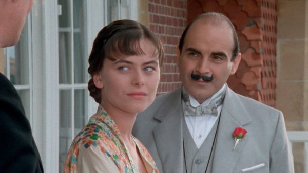 Agatha Christie: Poirot ES - Peligro en la casa de la Punta. Parte 1
