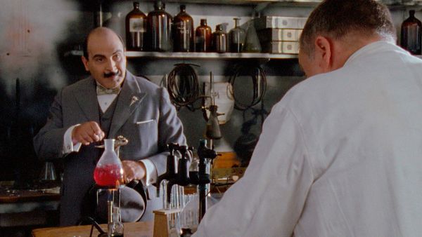 Agatha Christie: Poirot ES - El inferior