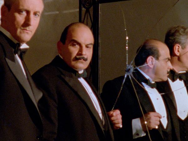 Agatha Christie: Poirot ES - El espejo del muerto