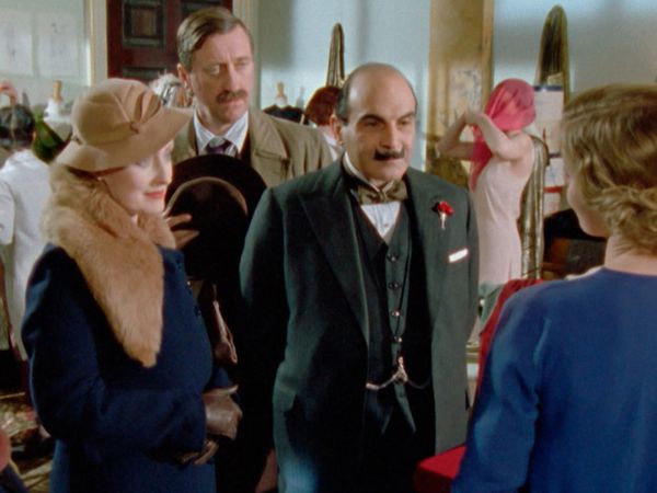 Agatha Christie: Poirot ES - Asesinato en la calle Hickory