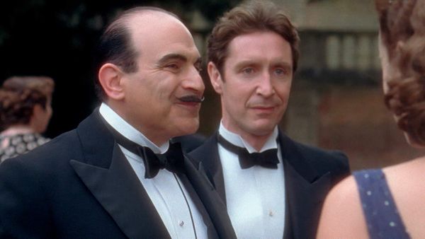Agatha Christie: Poirot ES - Un triste ciprés