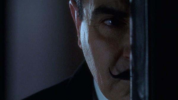 Agatha Christie: Poirot ES - El misterio del tren azul