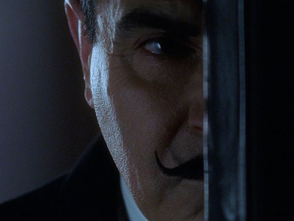 Agatha Christie: Poirot ES - El misterio del tren azul