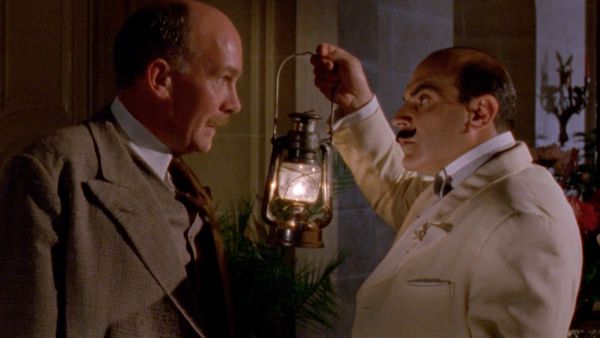 Agatha Christie: Poirot ES - Iris amarillos