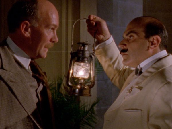 Agatha Christie: Poirot ES - Iris amarillos