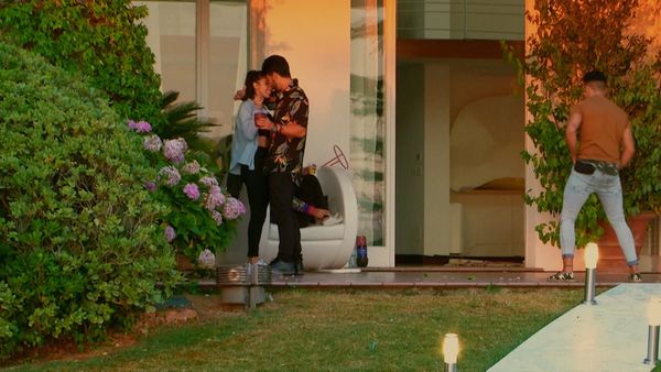 Super Shore - Relaciones Peligrosas