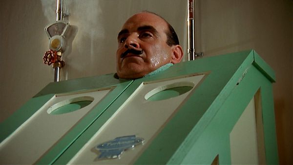 Agatha Christie: Poirot ES - Maldad bajo el sol