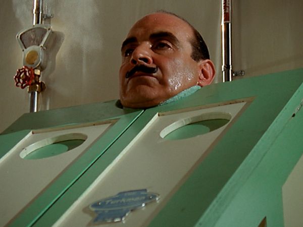 Agatha Christie: Poirot ES - Maldad bajo el sol
