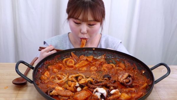 G-NI's Mukbang - Mukbang ASMR di G-NI parte 5