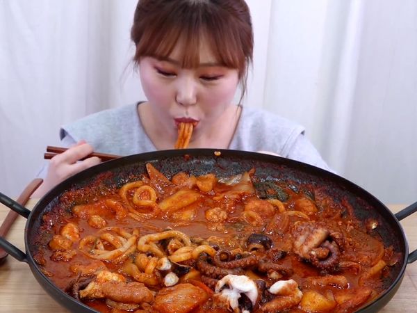 G-NI's Mukbang - Mukbang ASMR di G-NI parte 5