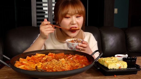 G-NI's Mukbang - Mukbang Tutto il Giorno di G-NI parte 8