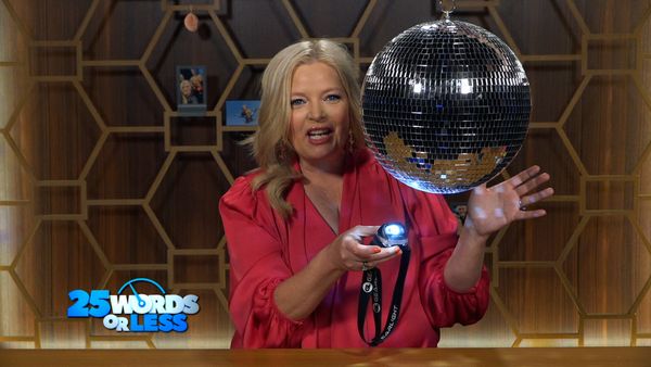 25 Words or Less - Melissa Peterman Cam To Celebrate!