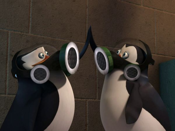 Os Pinguins de Madagascar - O vencedor leva tudo / Larga do pé