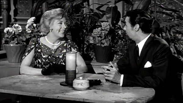 My Favorite Martian - Martin and the Eternal Triangle