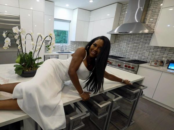 MTV Cribs International - Kenya Moore & Johnny Orlando