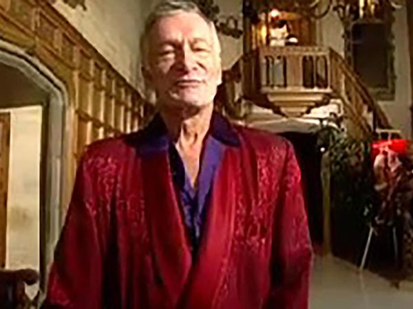 MTV Cribs SV - Hugh Hefner and Bunnies