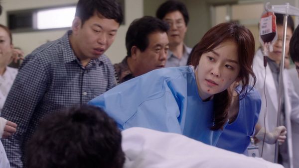 Dr. Romantic ES - Dr. Romántico EP01