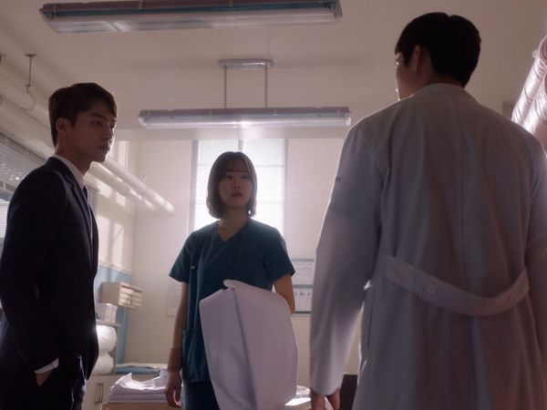 Dr. Romantic ES - Dr. Romántico EP05