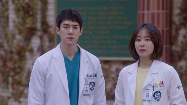 Dr. Romantic ES - Dr. Romántico EP08