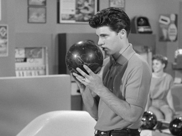 The Adventures of Ozzie and Harriet - The Girl In The Bowling Alley