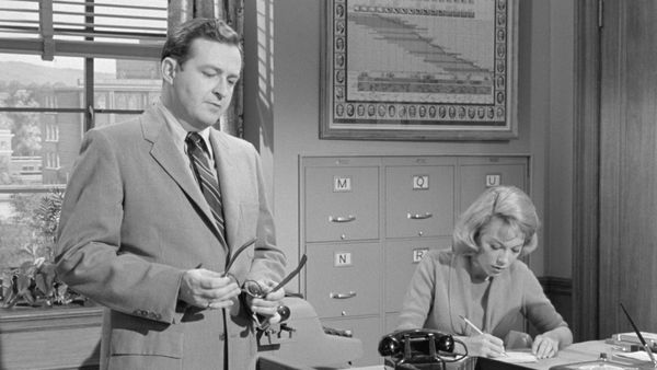The Adventures of Ozzie and Harriet - Dave Hires A Secretary