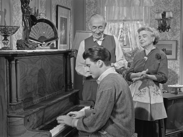 The Adventures of Ozzie and Harriet - A Piano For The Fraternity