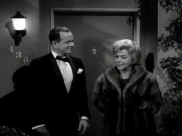 My Favorite Martian - Gesundheit, Uncle Martin
