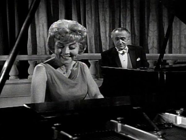 My Favorite Martian - A Martian Sonata in Mrs. B's Flat