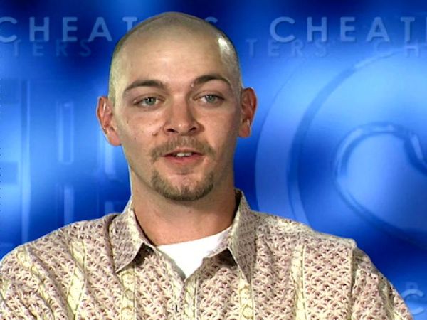 Cheaters (30') - Episode 9