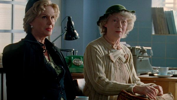 Agatha Christie: Miss Marple ES - Un cadáver en la biblioteca