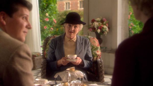 Agatha Christie: Miss Marple ES - El espejo que se rajó de lado a lado