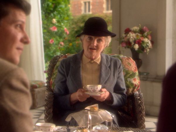 Agatha Christie: Miss Marple ES - El espejo que se rajó de lado a lado