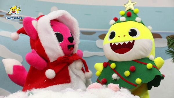 Pinkfong Songs For Children - Baby Shark vs Gingerbread Man