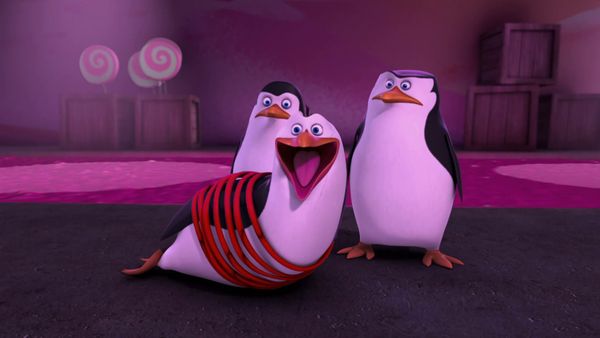 Os Pinguins de Madagascar - De quem é essa coroa? / Recruta e a fábrica de winkys