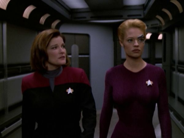 Star Trek: Voyager - Dark Frontier
