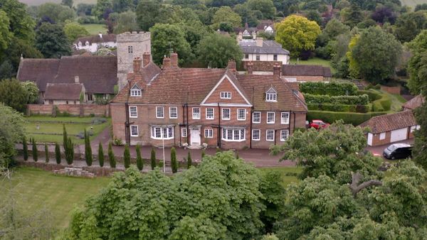 Britain's Most Expensive Houses - Episode 203