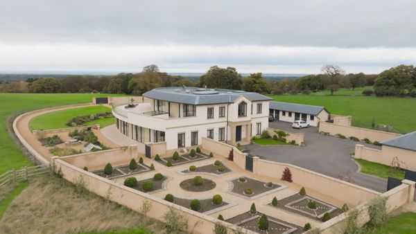 Britain's Most Expensive Houses - Episode 208