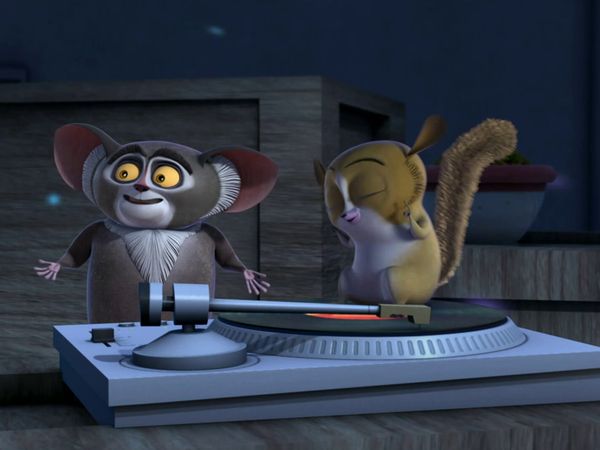 The Penguins of Madagascar LT - Nueces / El terror de Madagascar