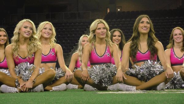 Dallas Cowboys Cheerleaders: Making the Team - Call the Medic!