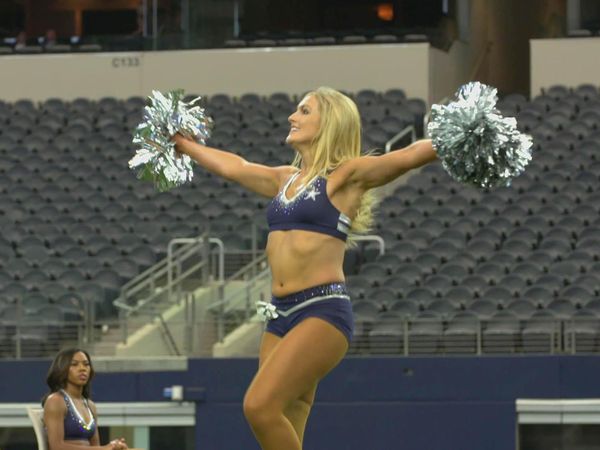 Dallas Cowboys Cheerleaders: Making the Team - Judge's Showcase