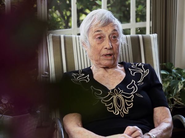 Nos Campos do Holocausto - Nanette Konig