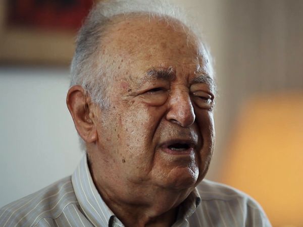 Nos Campos do Holocausto - Ernesto Strauss