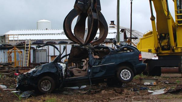 Richard Hammond's Crash Course - Salvage Yard