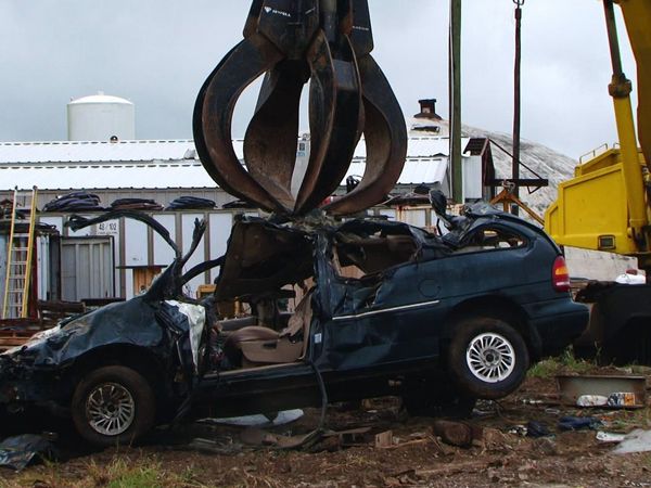Richard Hammond's Crash Course - Salvage Yard