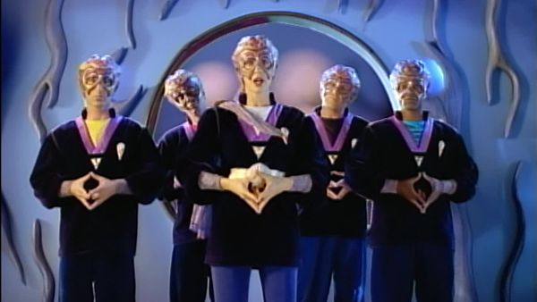 Mighty Morphin Alien Rangers - Attack Of The 60' Bulk