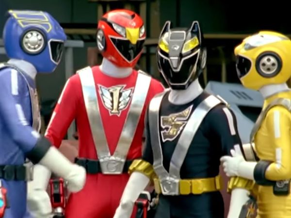 Power Rangers: R.P.M. - Handshake