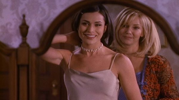 Melrose Place - Horch, was kracht von oben rein?