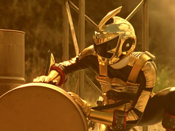 Power Rangers: R.P.M. - In or Out